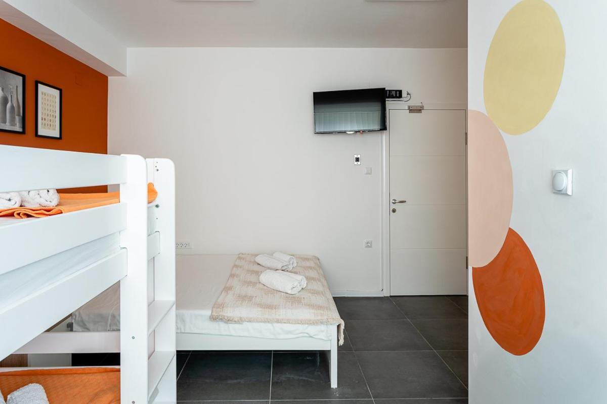 Kostovski Rooms-Near E75 To Greece Veles Dış mekan fotoğraf